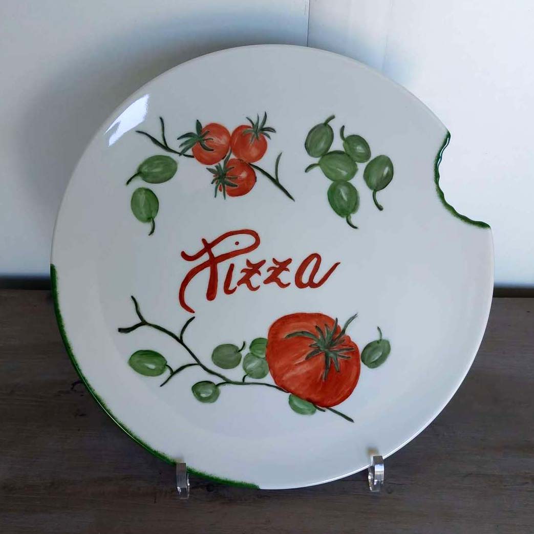 Porzellanplatte mit der Aufschrift „Pizza“ und Tomaten, von Hand bemalt